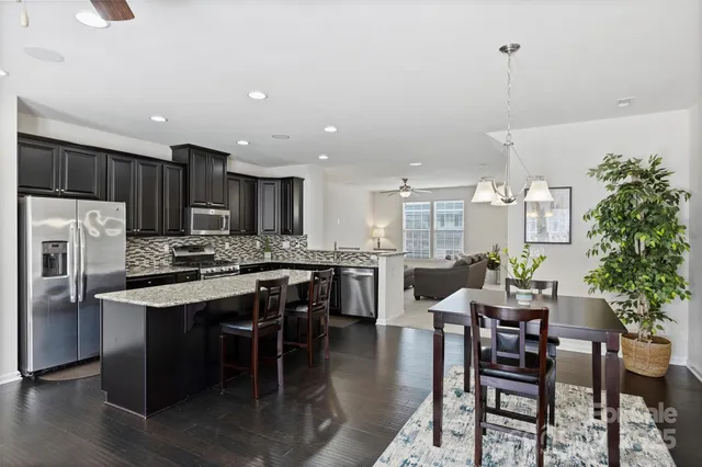 $435,000 | 3327 Major Samuals Way, Charlotte, NC 28208