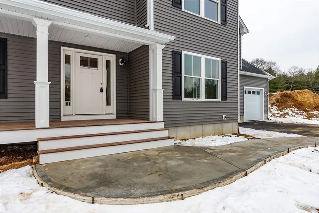 $889,900 | 33 Cassidy Trail, Coventry, RI 02816