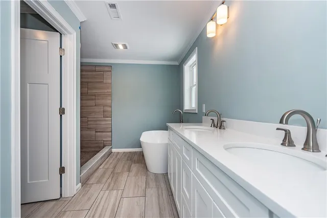 $889,900 | 33 Cassidy Trail, Coventry, RI 02816