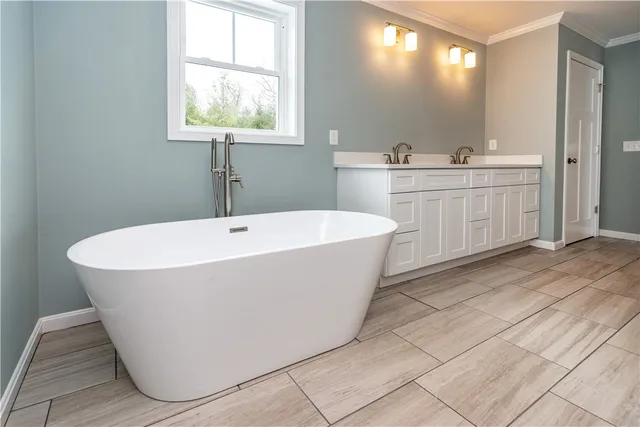 $889,900 | 33 Cassidy Trail, Coventry, RI 02816