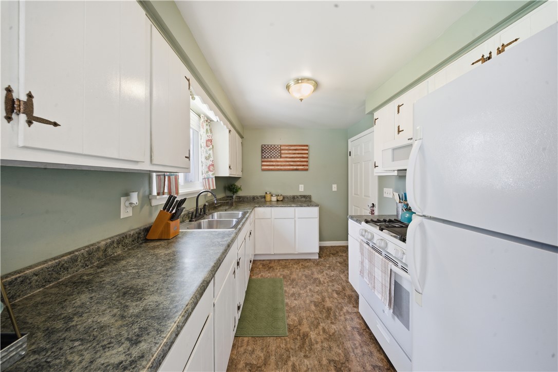 3356 Monroe-Wayne County Line Road Walworth, NY 14502 - Photo 11 of 34