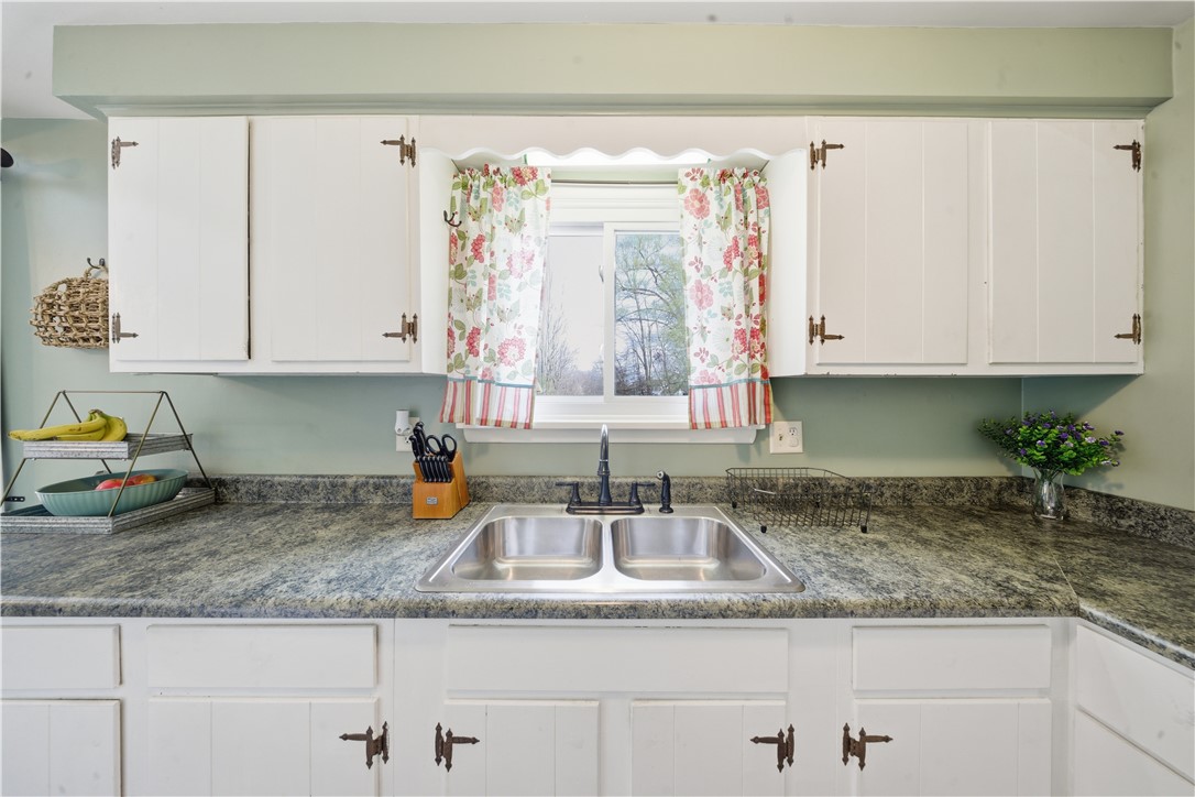 3356 Monroe-Wayne County Line Road Walworth, NY 14502 - Photo 12 of 34