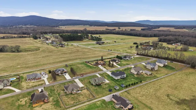 $414,900 | 82 Majestic Drive, Decherd, TN 37324