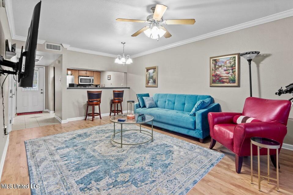 3230 Cumberland Road, Unit 70 Ocean Springs, MS 39564 - Photo 7 of 30 Cumberland #70 living room & kitchen