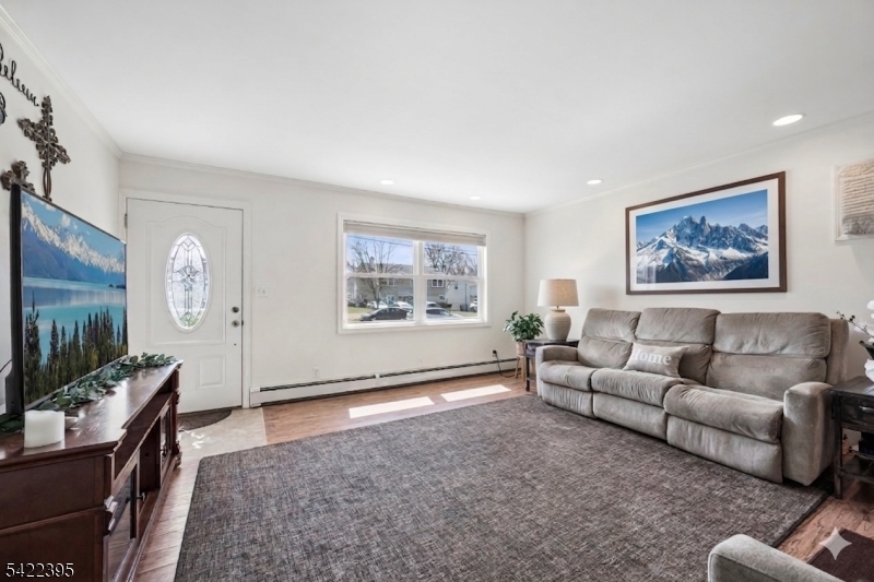 441 Remsen Avenue Woodbridge, NJ 07001 - Photo 3 of 20