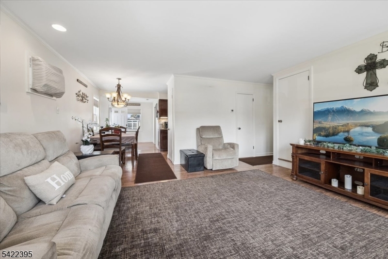 441 Remsen Avenue Woodbridge, NJ 07001 - Photo 4 of 20