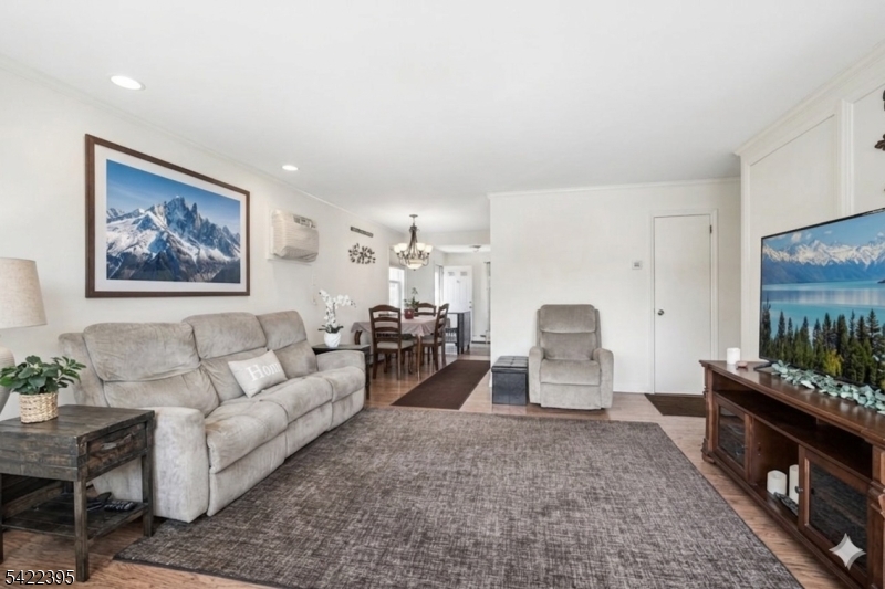 441 Remsen Avenue Woodbridge, NJ 07001 - Photo 5 of 20