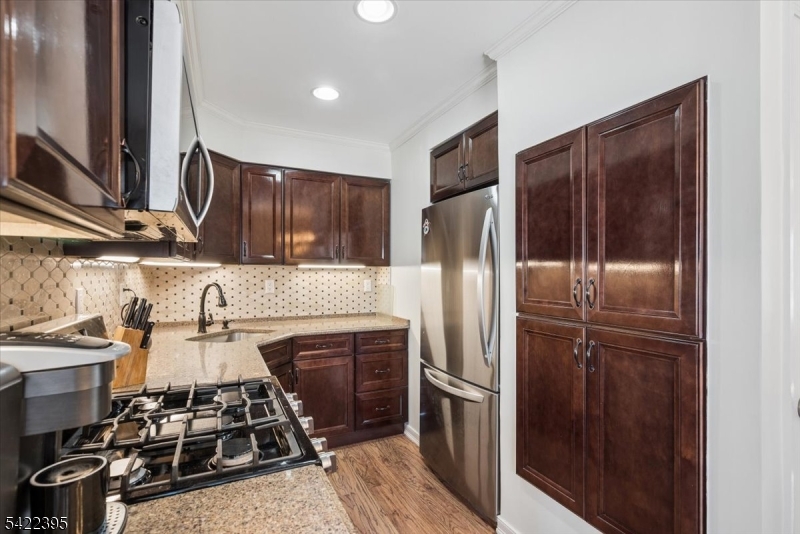 441 Remsen Avenue Woodbridge, NJ 07001 - Photo 8 of 20