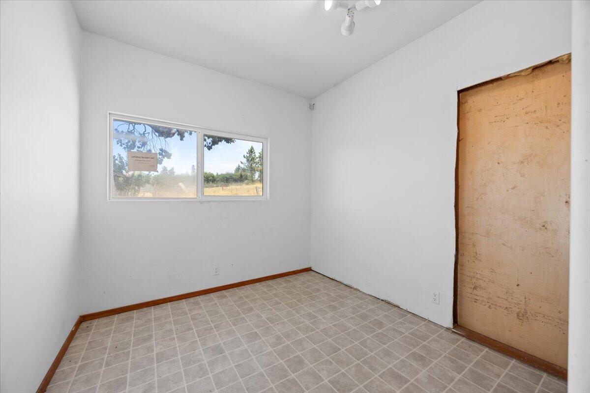 1518 Upper Applegate Road Jacksonville, OR 97530 - Photo 14 of 42 14-IMG_2107