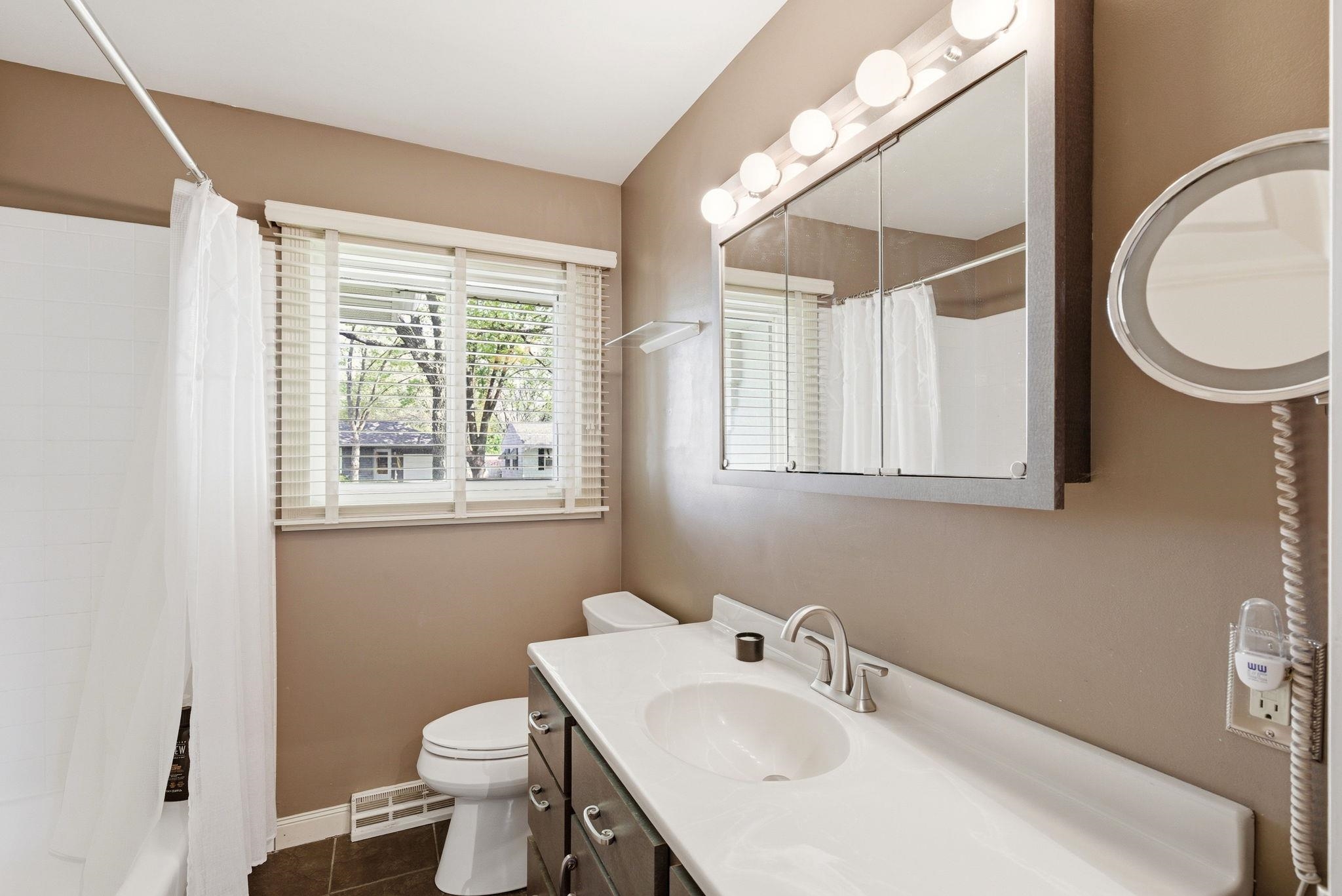 1821 Manley Street Madison, WI 53704 - Photo 15 of 48