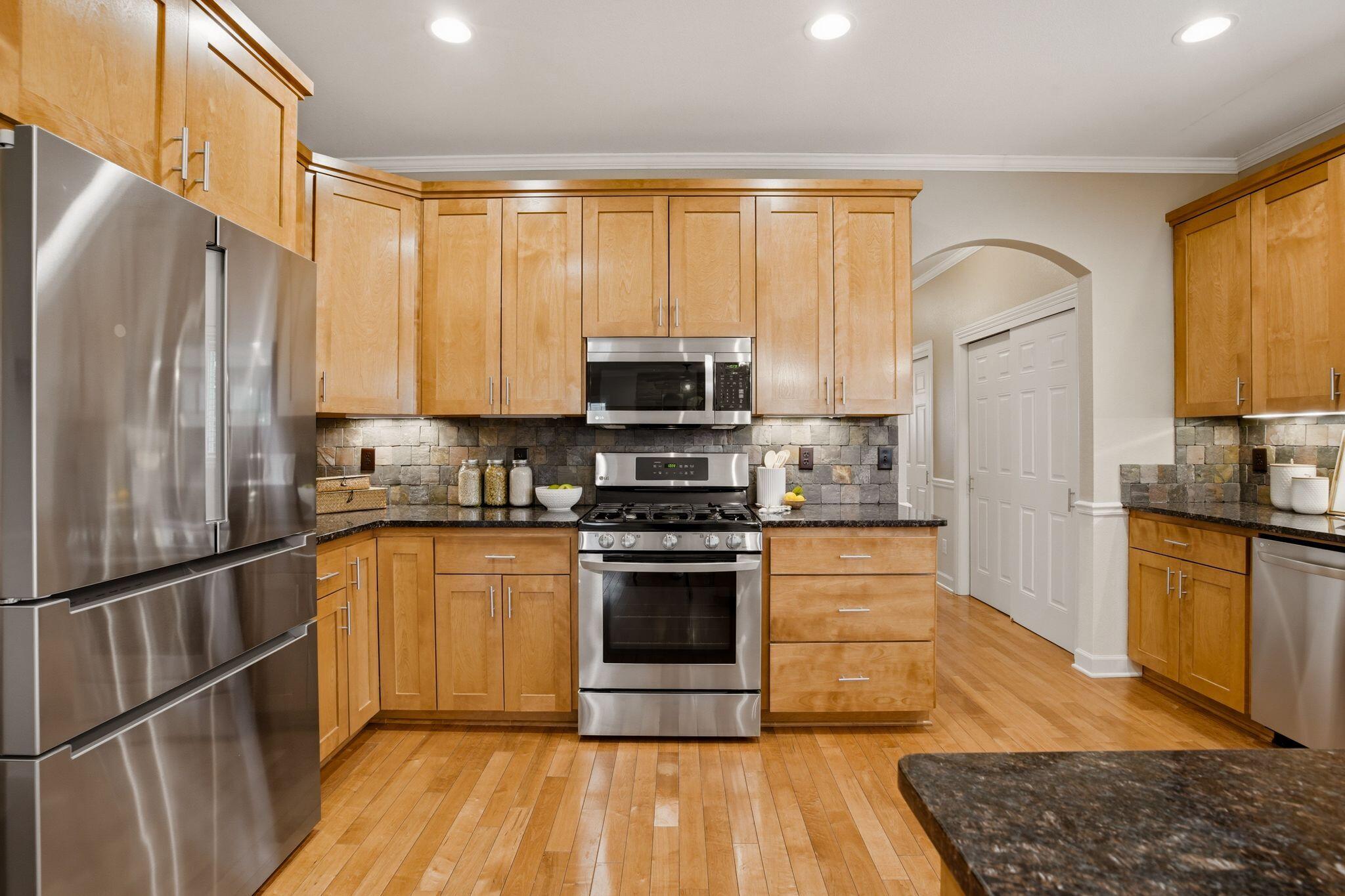 8618 North 117th Street Milwaukee, WI 53224 - Photo 11 of 36 8618 N 117th St, Milwaukee - HDR-13