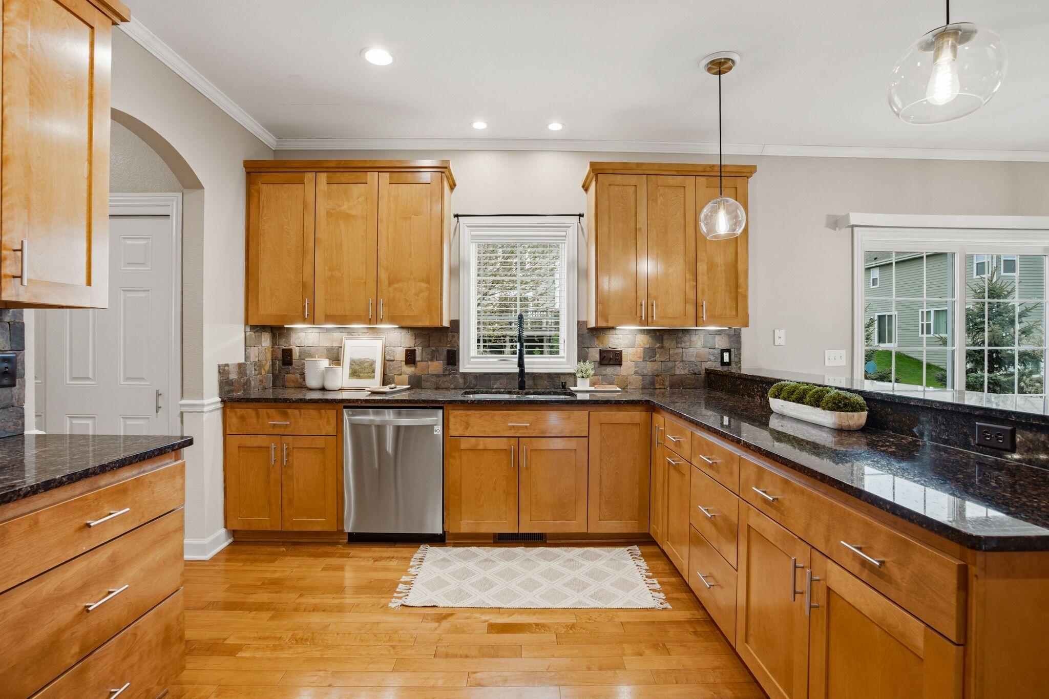 8618 North 117th Street Milwaukee, WI 53224 - Photo 10 of 36 8618 N 117th St, Milwaukee - HDR-12