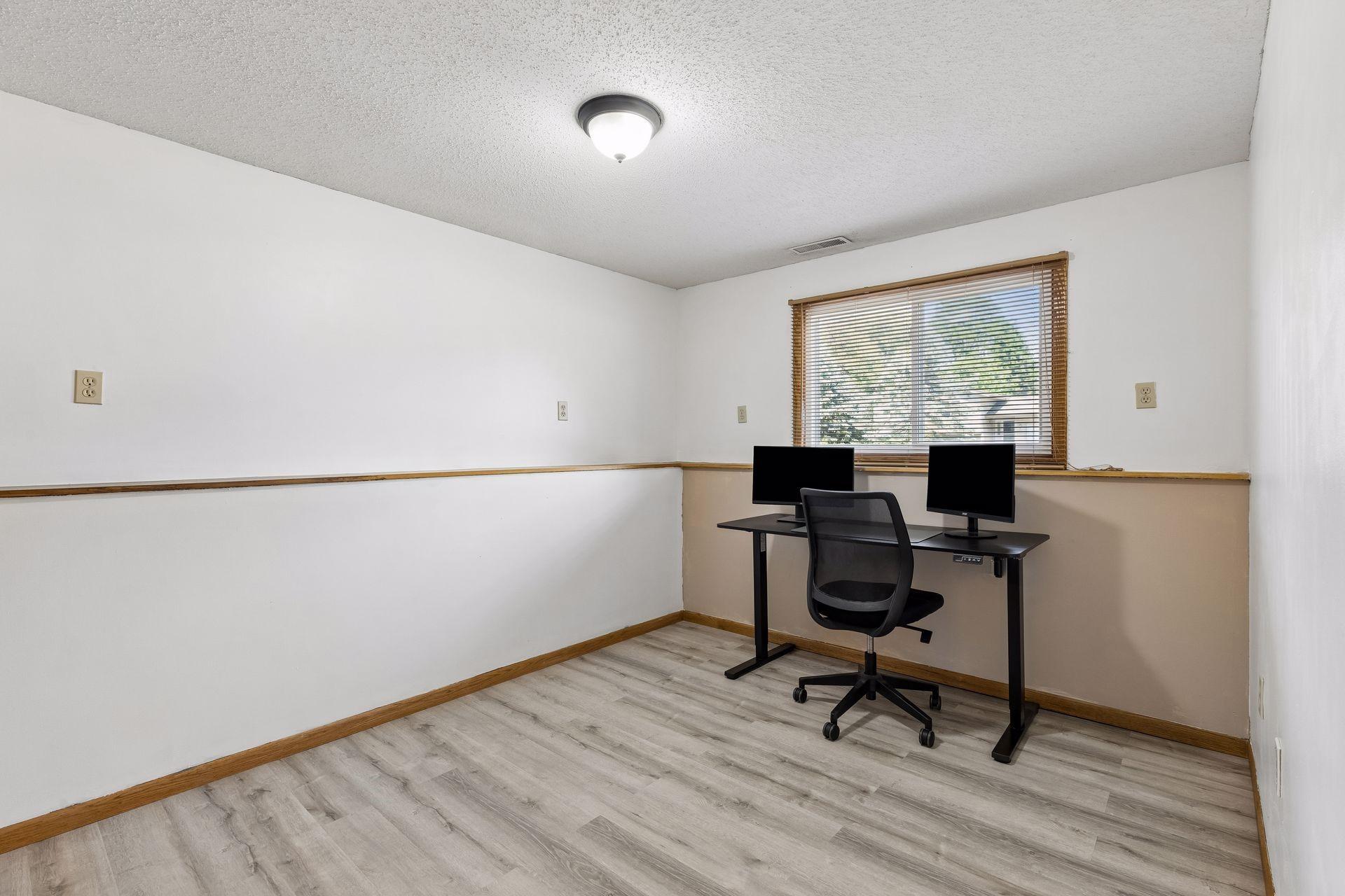 6919 Calgary Road Woodbury, MN 55125 - Photo 16 of 21