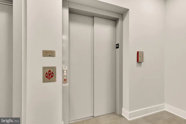 a car parked in front of a building