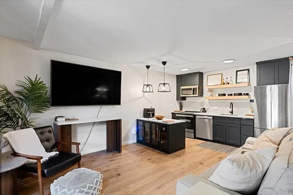 $192,000 | 2294 Woodside Lane, Unit 9, Sacramento, CA 95825