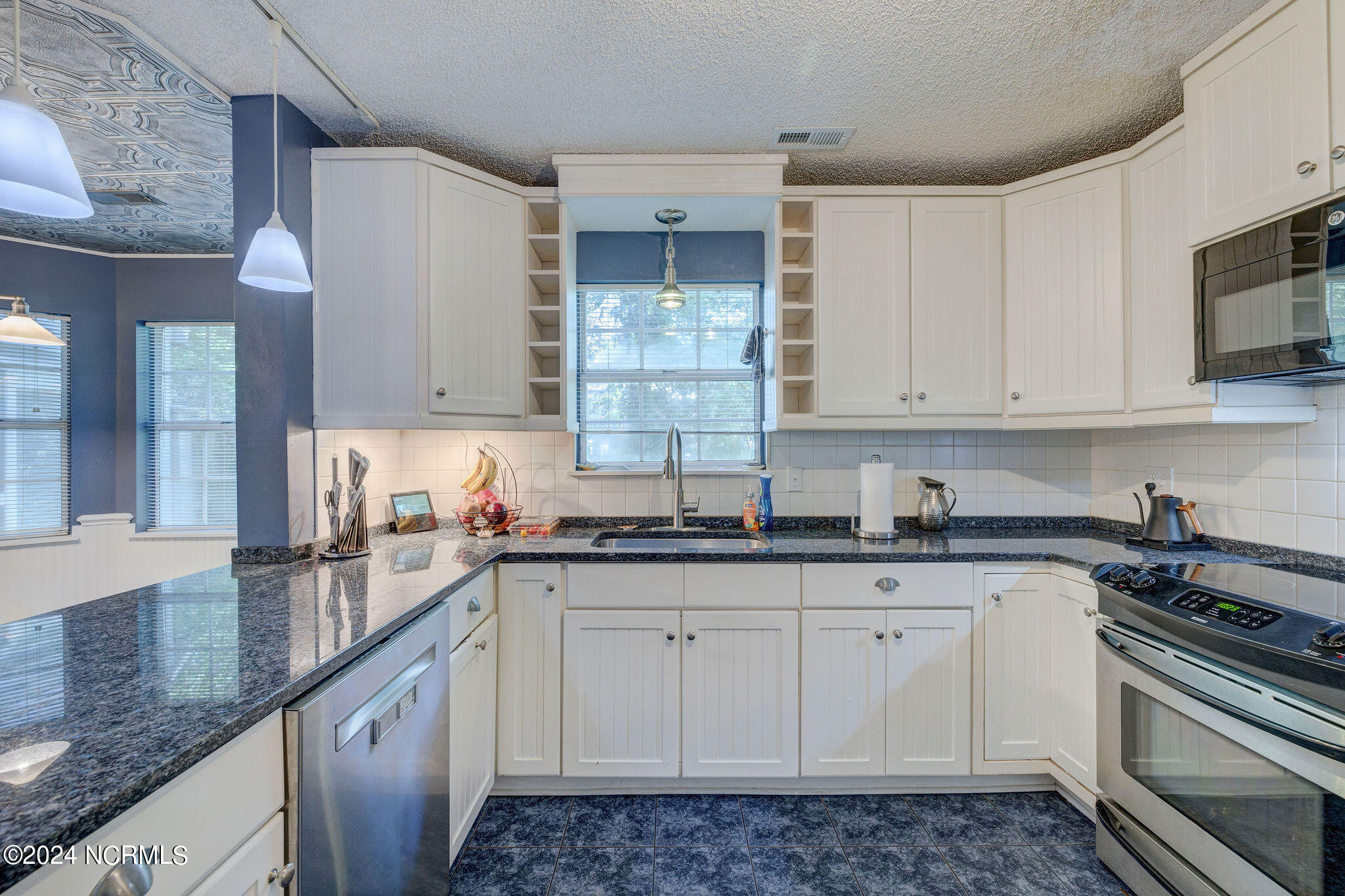 1513 Grove Point Road Wilmington, NC 28409 - Photo 12 of 36 1513GrovePointeEdit-22