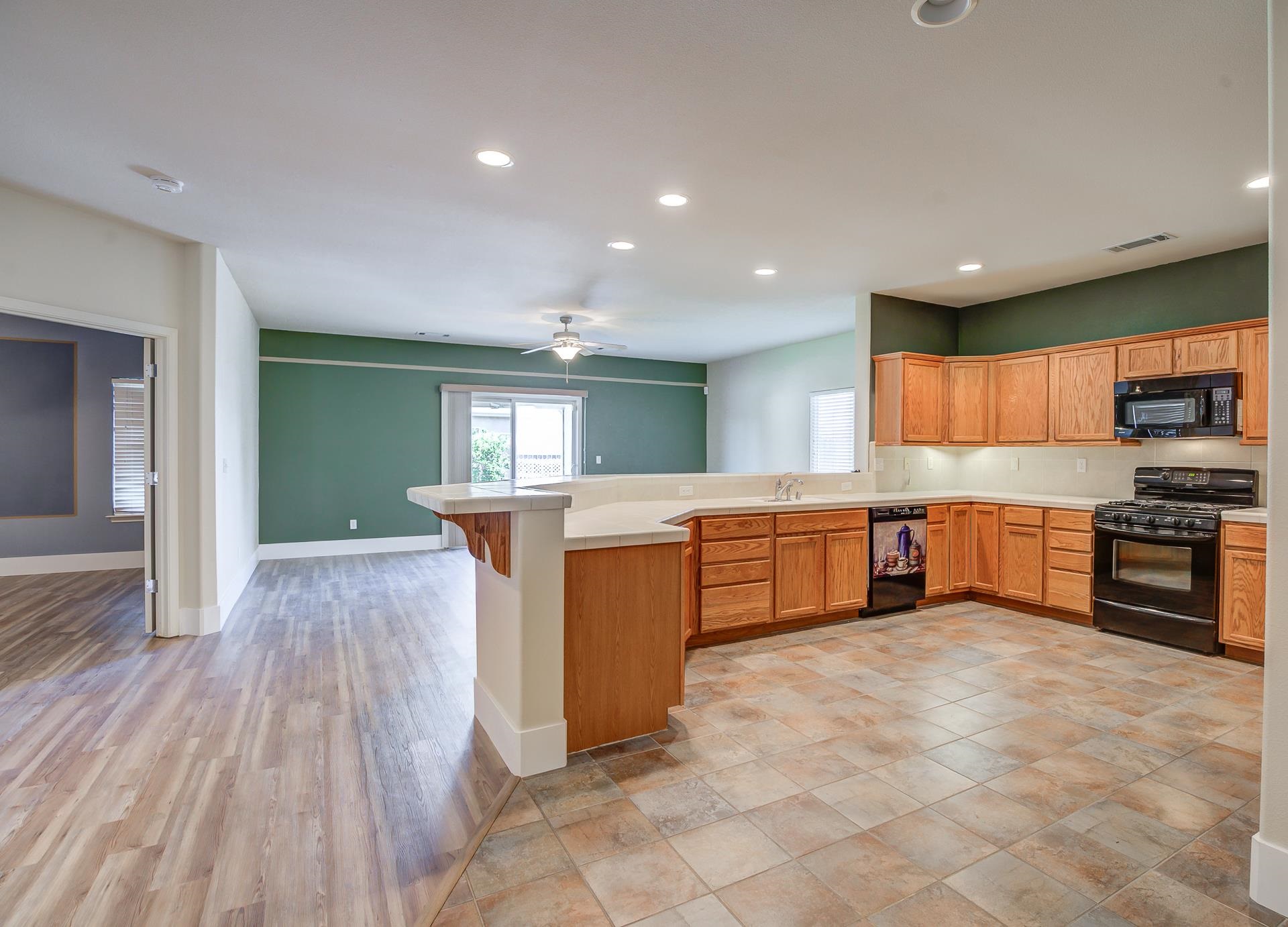 490 Springtime Lane Red Bluff, CA 96080 - Photo 3 of 40