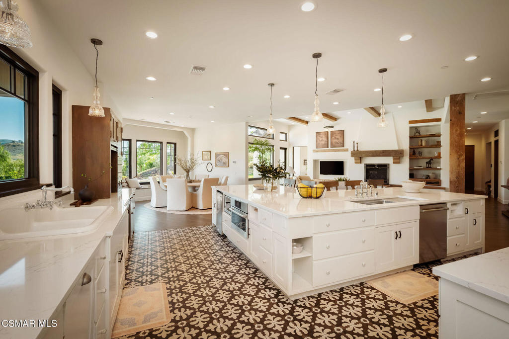 15645 LaPeyre Road Moorpark, CA 93021 - Photo 13 of 69
