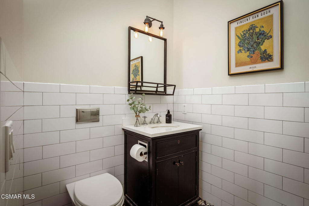 15645 LaPeyre Road Moorpark, CA 93021 - Photo 15 of 69