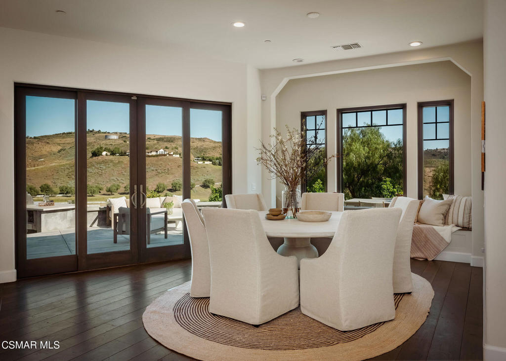 15645 LaPeyre Road Moorpark, CA 93021 - Photo 10 of 69