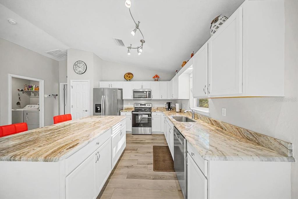 9085 Southwest 202nd Avenue Road Dunnellon, FL 34431 - Photo 12 of 35