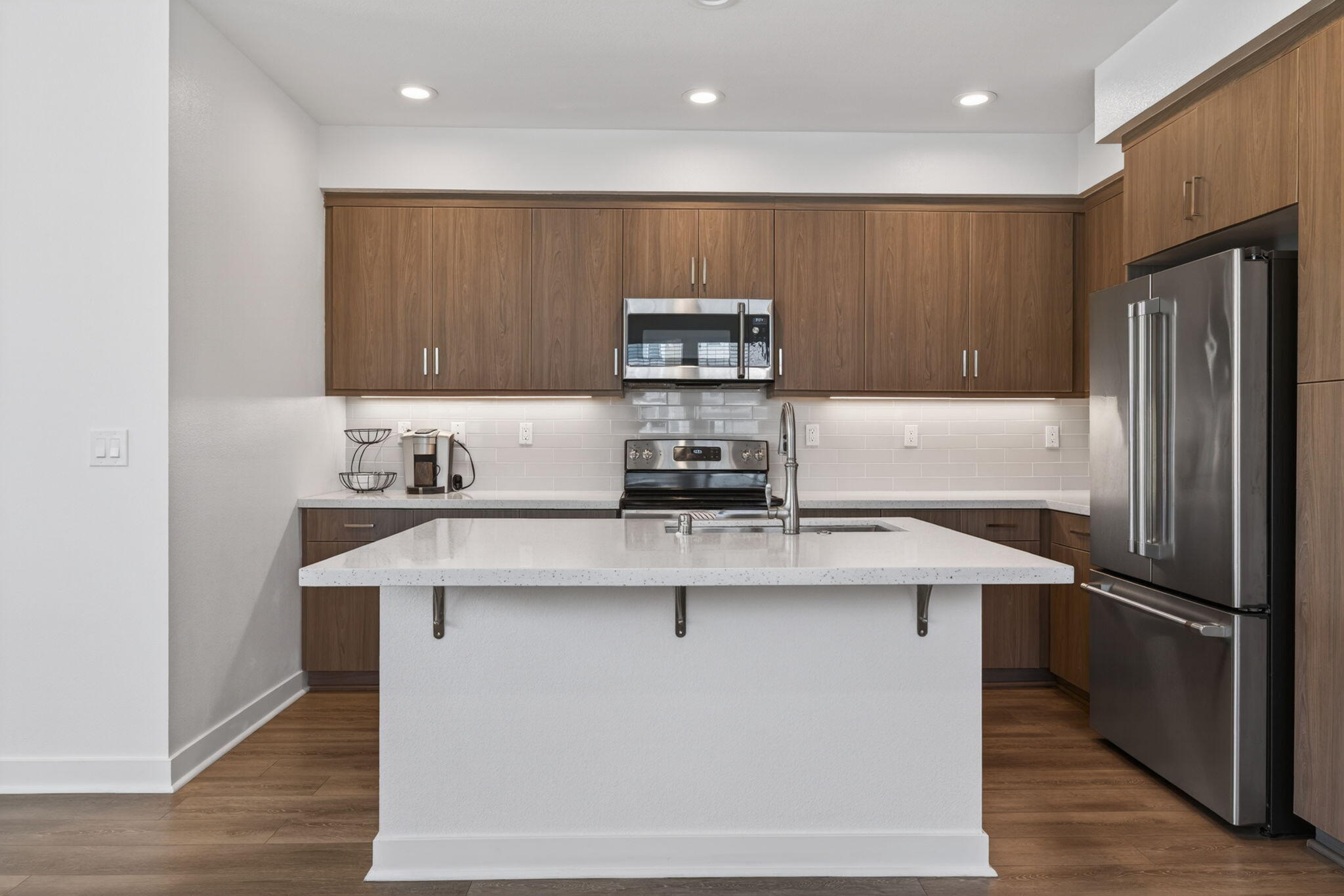 5680 Surfrider Way, Unit 101 Goleta, CA 93117 - Photo 15 of 37 Kitchen