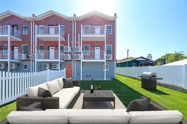$1,790,000 | 154 Bay 53rd Street | Gravesend