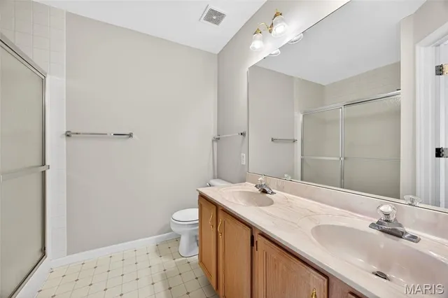 $230,000 | 2009 Belltower Drive, Unit B, St. Peters, MO 63376