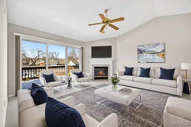 $230,000 | 2009 Belltower Drive, Unit B, St. Peters, MO 63376