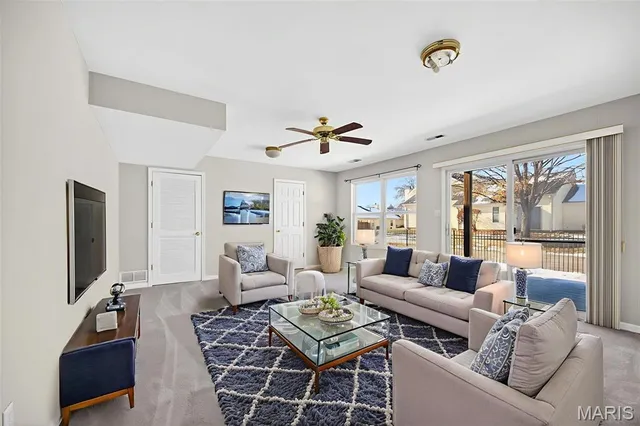 $230,000 | 2009 Belltower Drive, Unit B, St. Peters, MO 63376