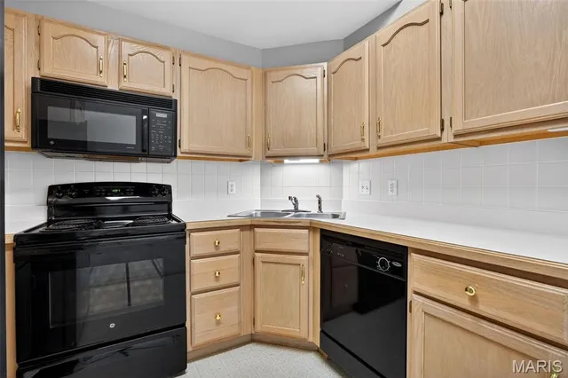 $230,000 | 2009 Belltower Drive, Unit B, St. Peters, MO 63376