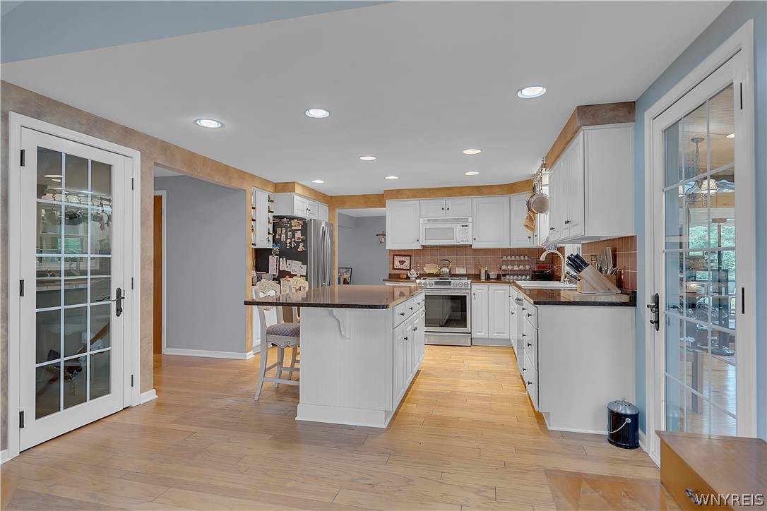 341 Rambling Road Amherst, NY 14051 - Photo 12 of 37