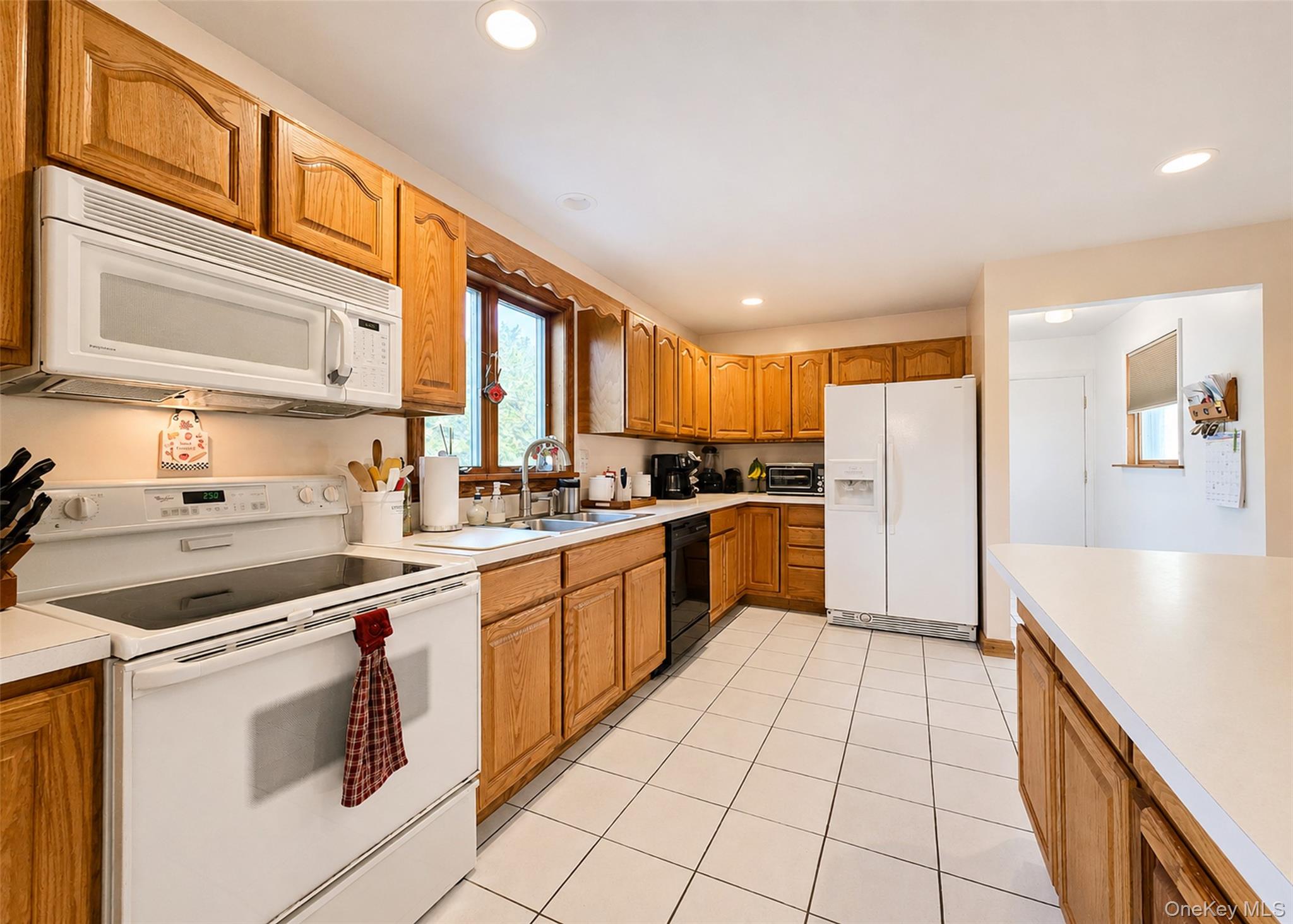 635 Farmveu Road Mattituck, NY 11952 - Photo 8 of 30