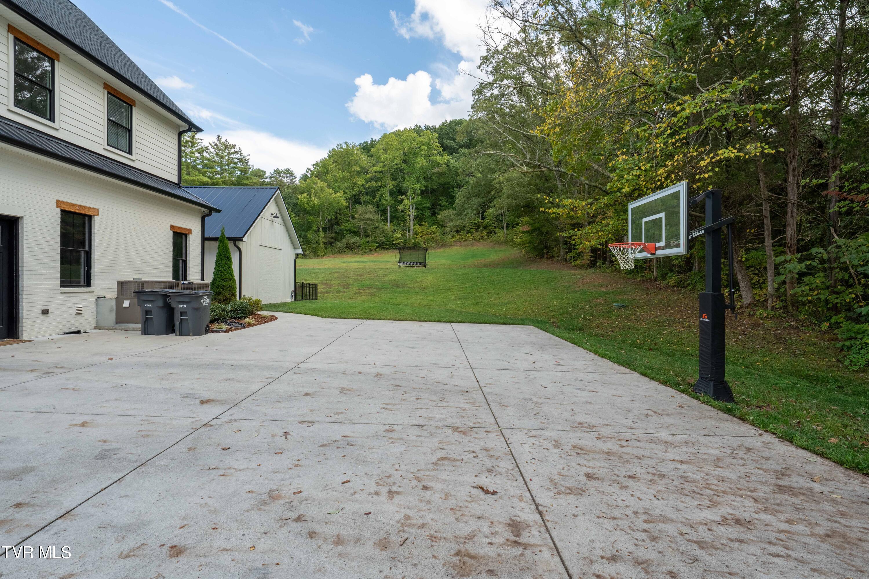 2333 Rock Springs Road Kingsport, TN 37664 - Photo 131 of 165 2333 Rock Springs Road (53 of 169)