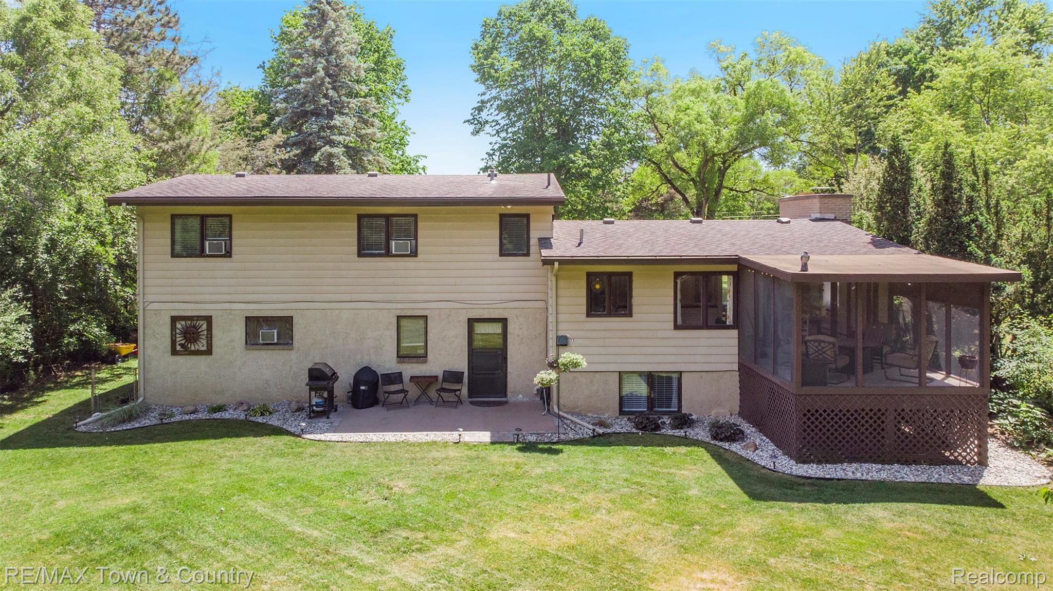 7214 Carpenter Road Flushing, MI 48433 - Photo 31 of 42 DJI_0710.jpg
