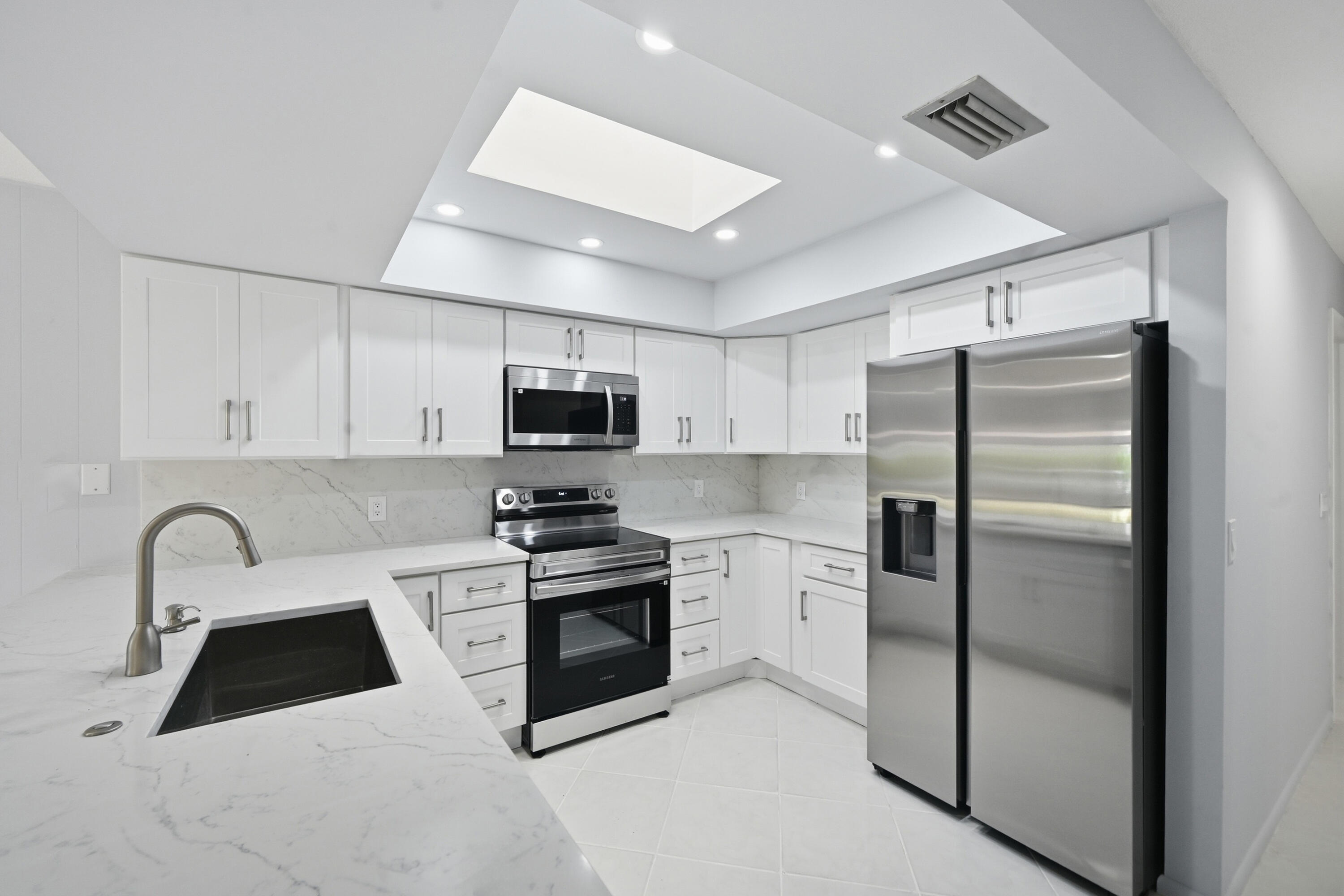 5935 Glenbrook Drive Boca Raton, FL 33433 - Photo 2 of 46 20_ra1_0891
