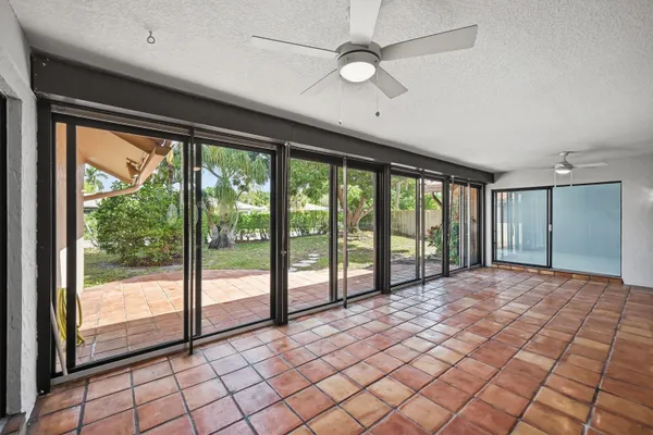 $899,000 | 5935 Glenbrook Drive, Boca Raton, FL 33433