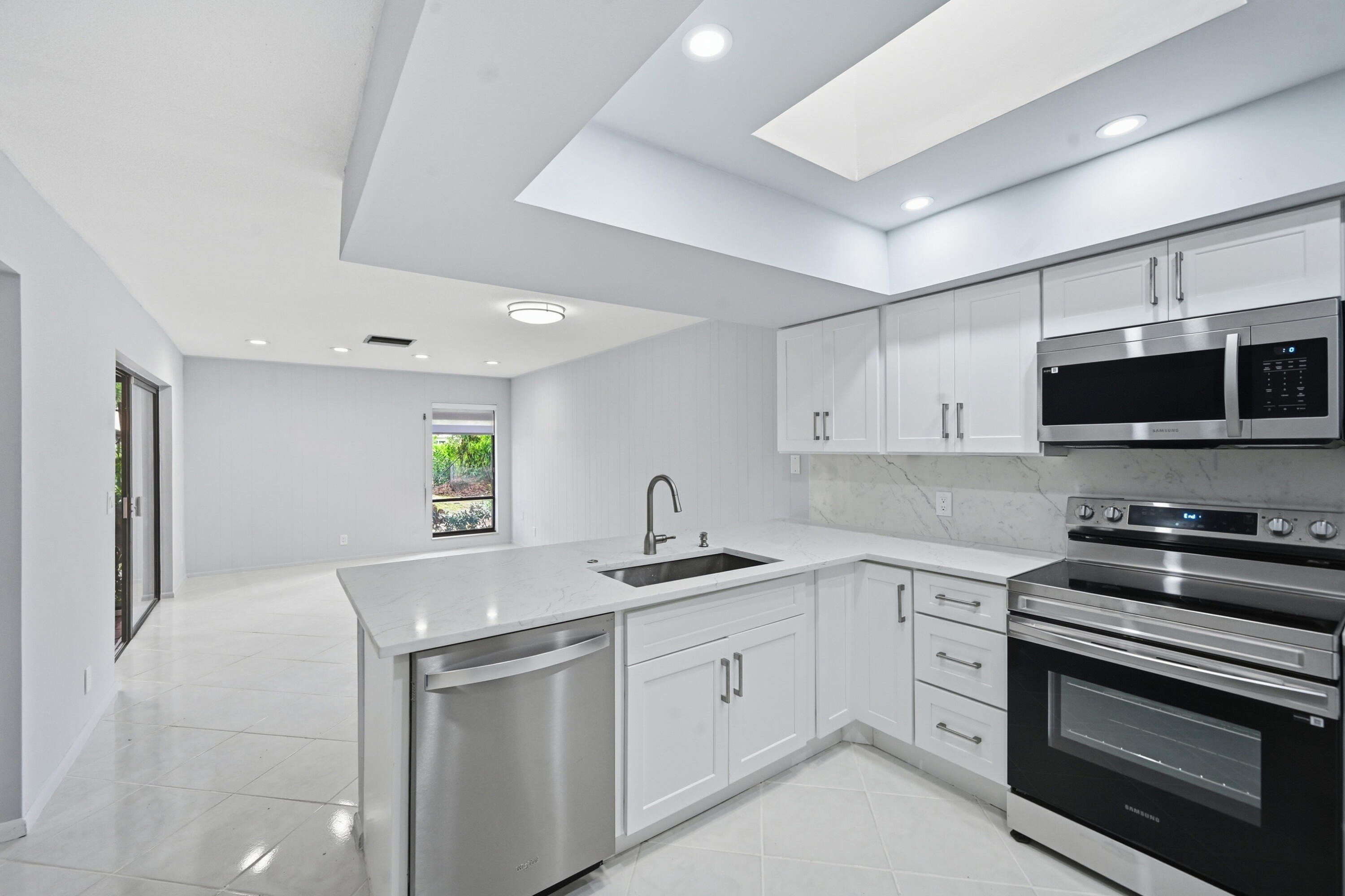 5935 Glenbrook Drive Boca Raton, FL 33433 - Photo 3 of 46 21_ra1_0896