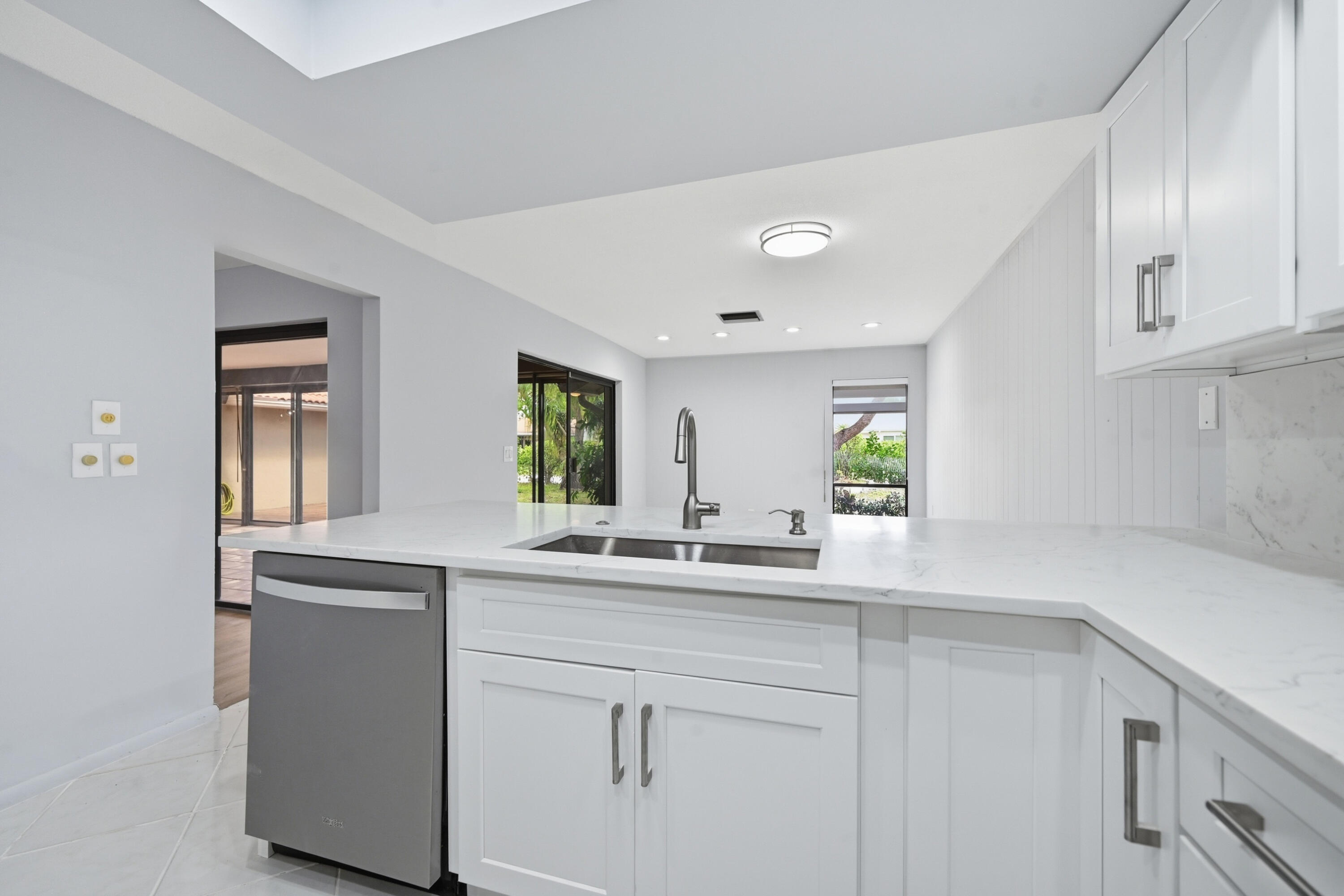 5935 Glenbrook Drive Boca Raton, FL 33433 - Photo 5 of 46 23_ra1_0906