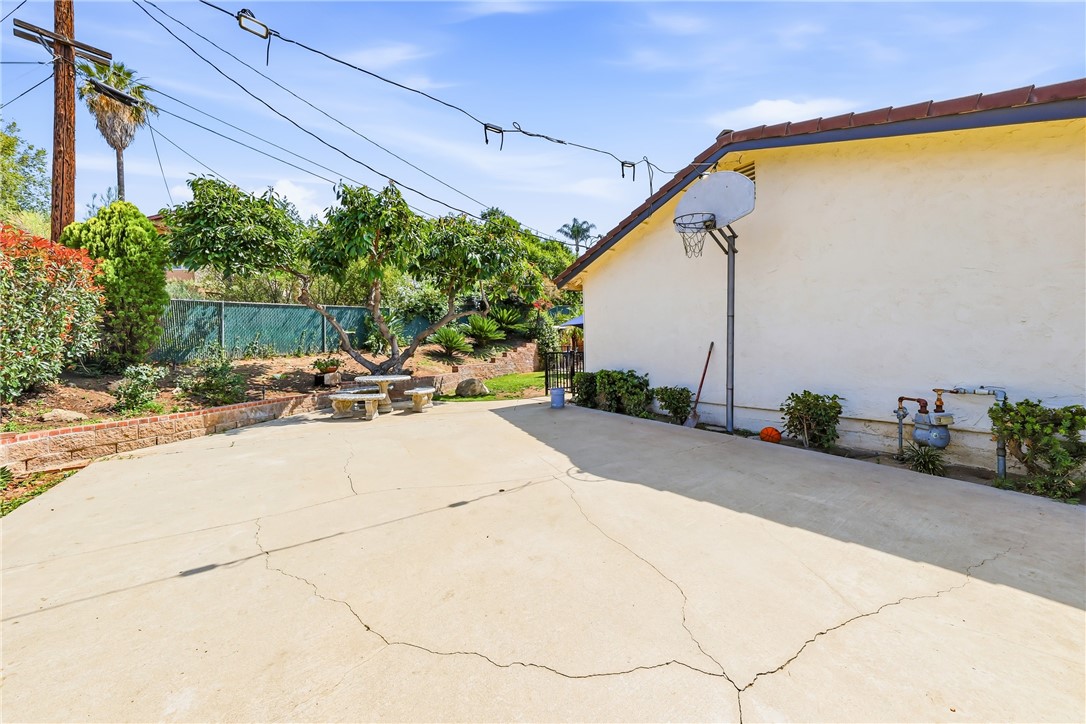 6691 Orangewood Road Highland, CA 92346 - Photo 55 of 71