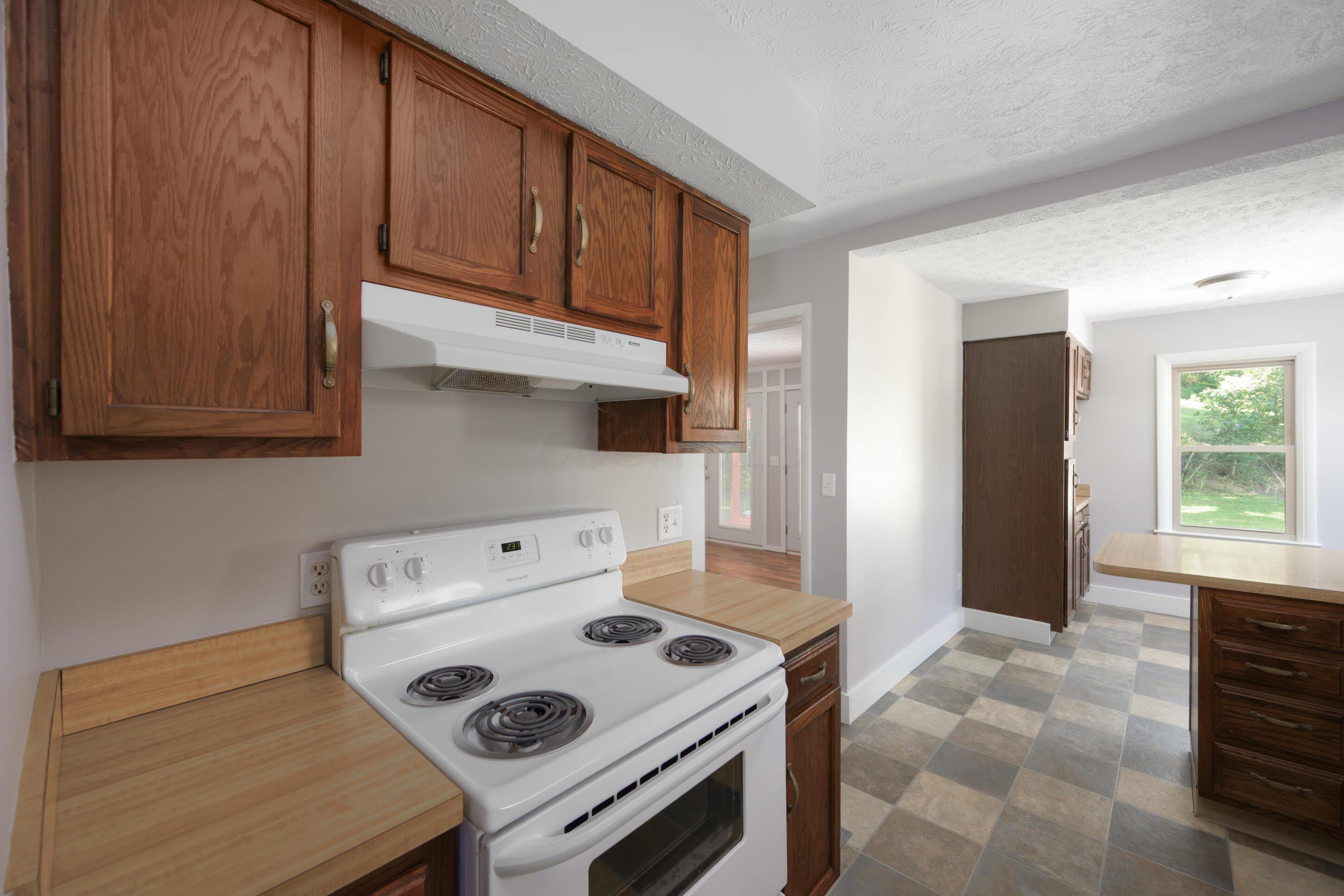 1264 Tarkiln Road Southeast Lancaster, OH 43130 - Photo 15 of 38 Kitchen