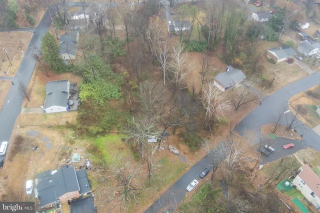 a view of a yard from a balcony
