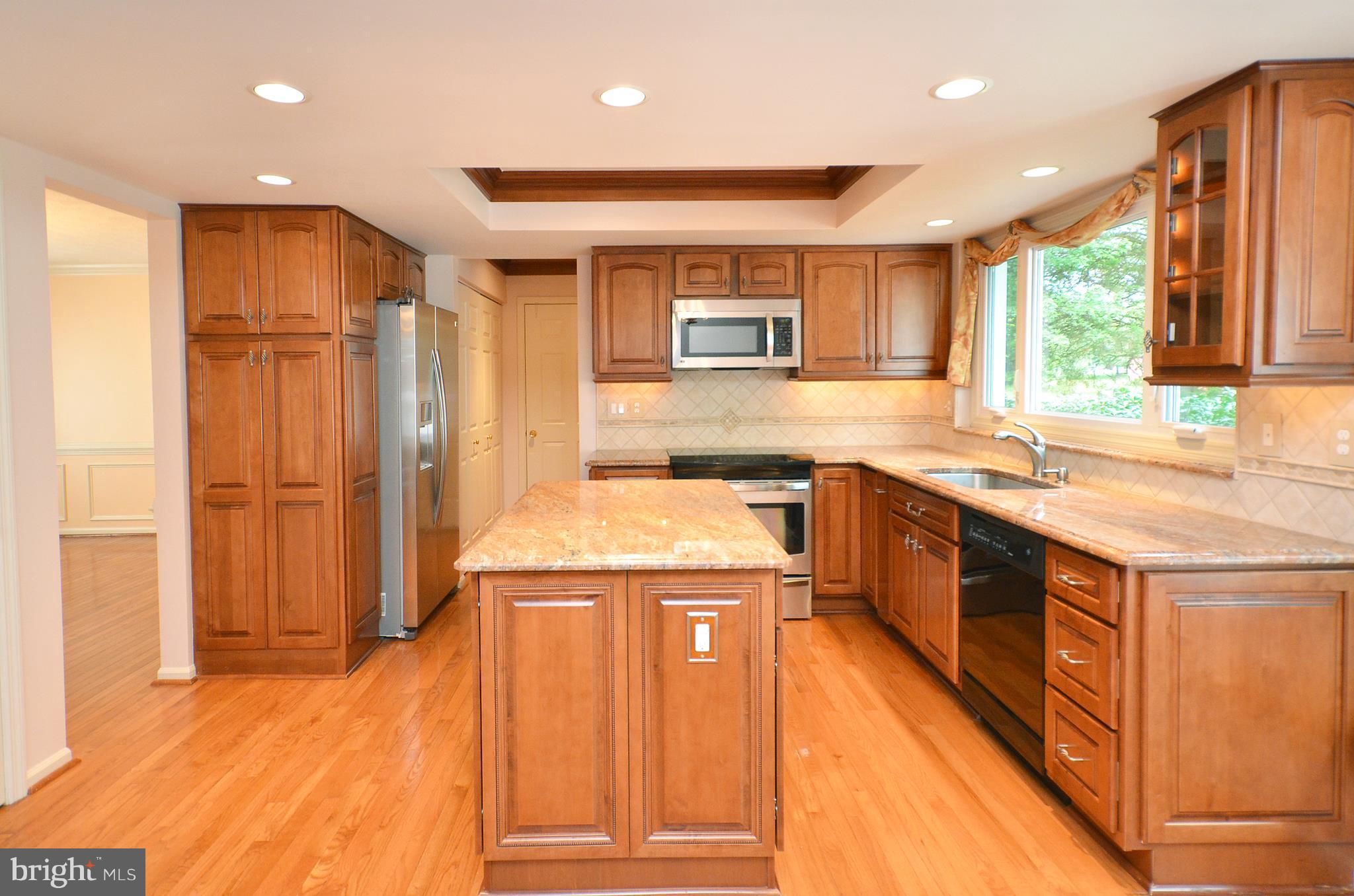 1931 Beech Road Sterling, VA 20164 - Photo 3 of 29 Kitchen