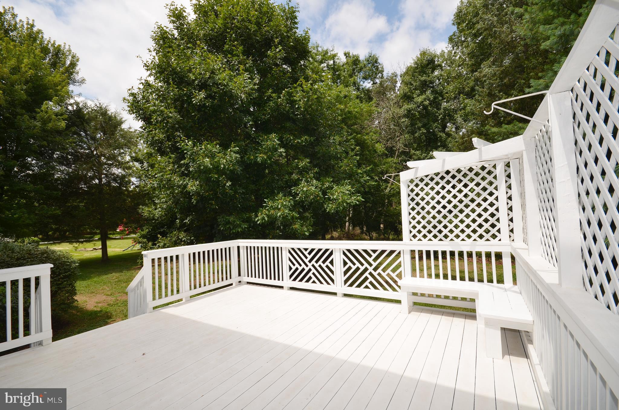 1931 Beech Road Sterling, VA 20164 - Photo 23 of 29 Deck