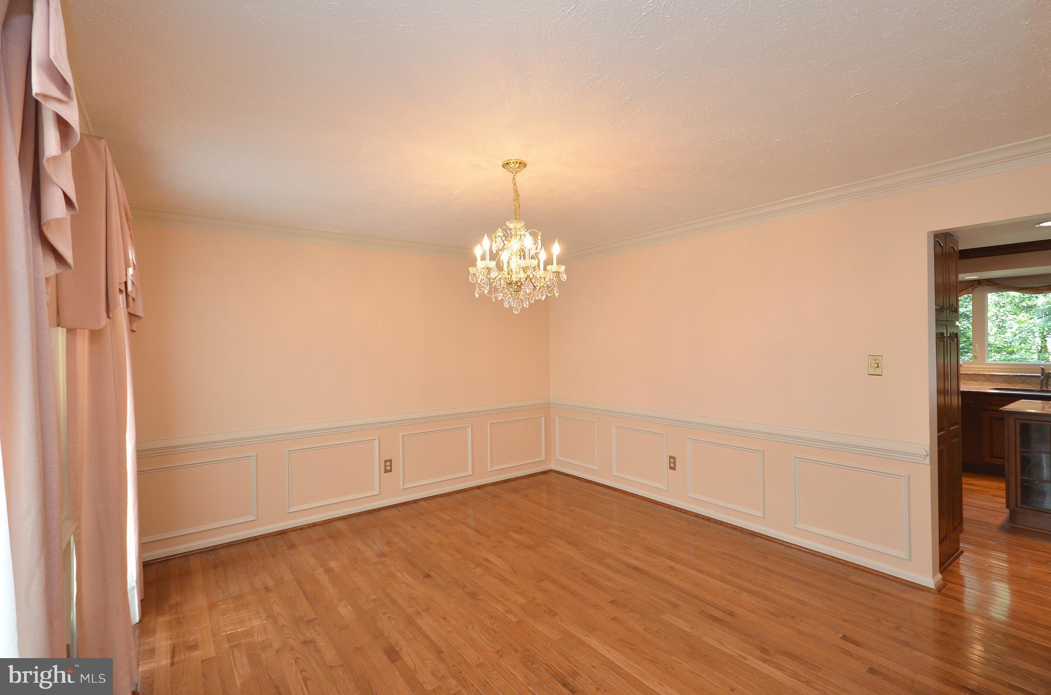 1931 Beech Road Sterling, VA 20164 - Photo 5 of 29 Dining Room