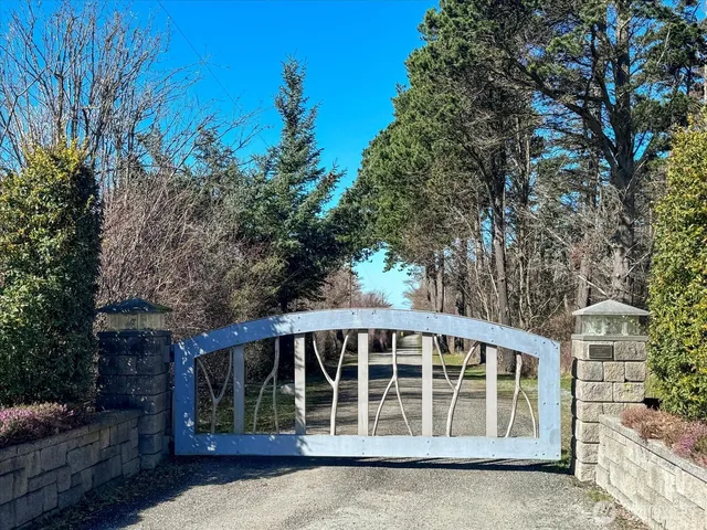 $398,000 | 4689 Surfcrest Drive, Oak Harbor, WA 98277