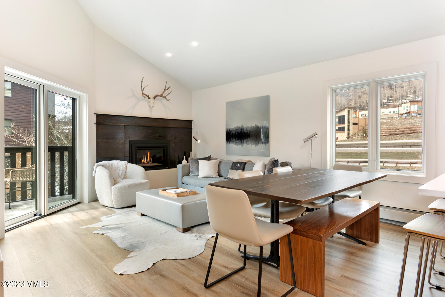 548 South Frontage Road West, Unit 408 Vail, CO 81657 - Photo 9 of 30 Dining/Living