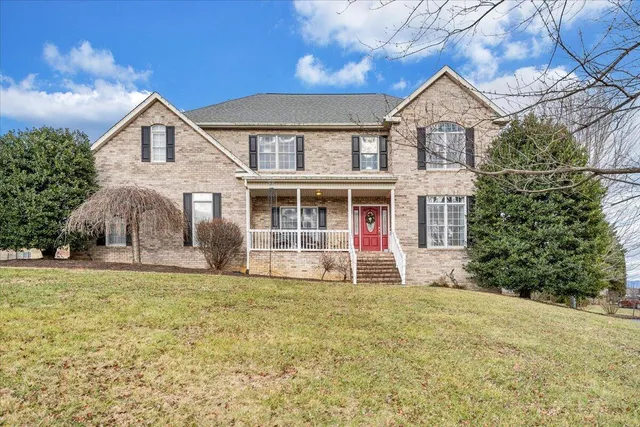 $724,950 | 185 Walnut Manor Drive, Fincastle, VA 24090