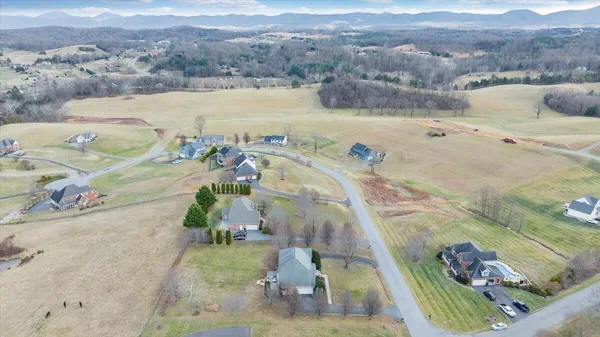 $724,950 | 185 Walnut Manor Drive, Fincastle, VA 24090