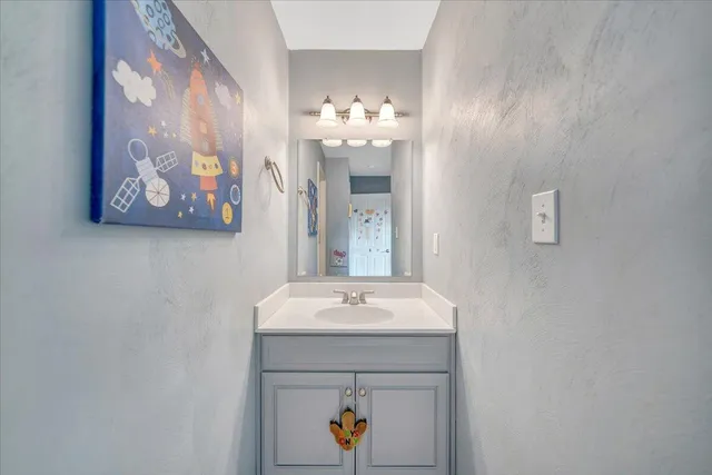 $724,950 | 185 Walnut Manor Drive, Fincastle, VA 24090